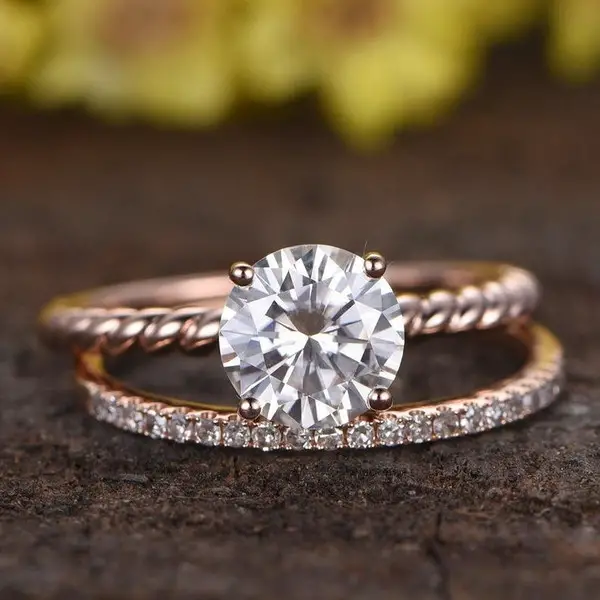 1.25 Carat Round Moissanite Solitaire Engagement Ring Set Diamond ...