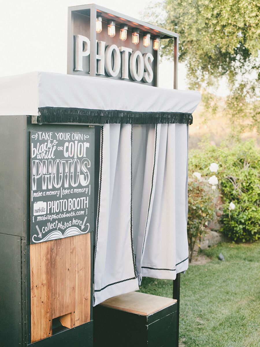15 Photo Booth Ideas for a Fun Wedding Reception