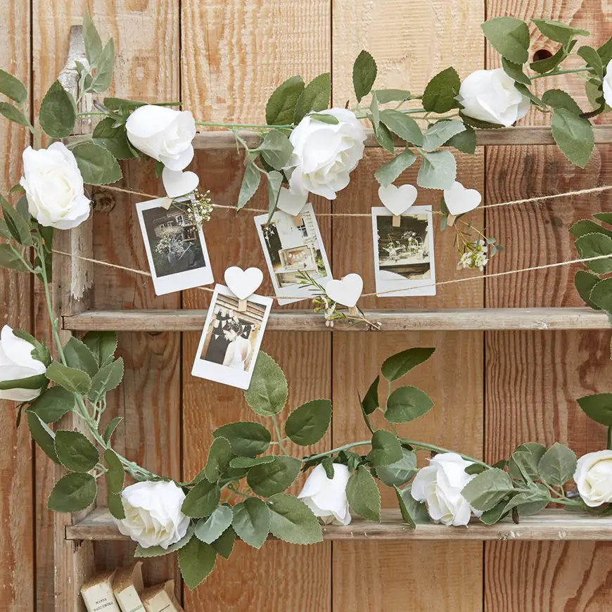 26 Ways To Use Garlands On Your Wedding Day