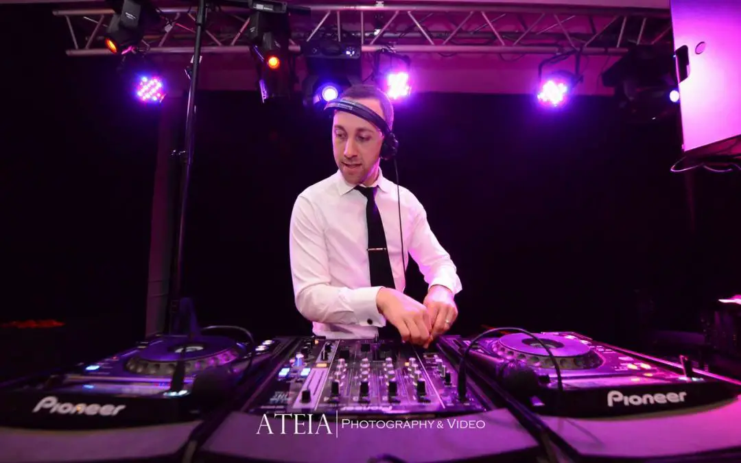 5 EASY STEPS TO HELP YOU CHOOSE THE RIGHT DJ FOR YOUR ...