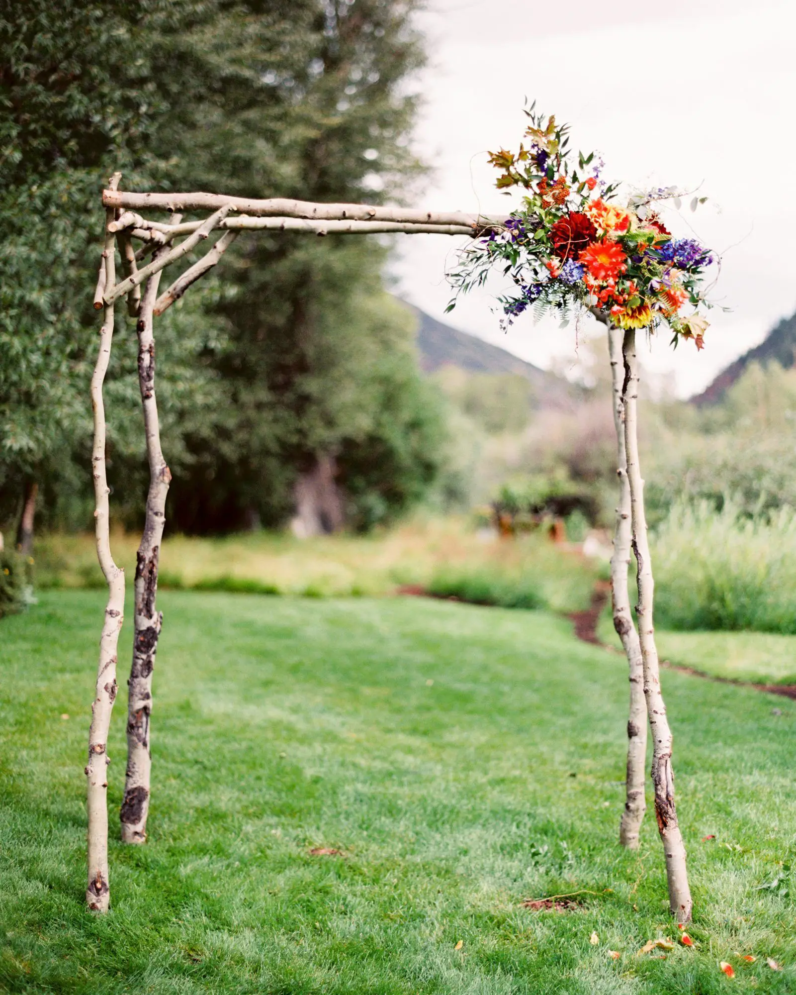 73 Wedding Arches That Will Instantly Upgrade Your ...
