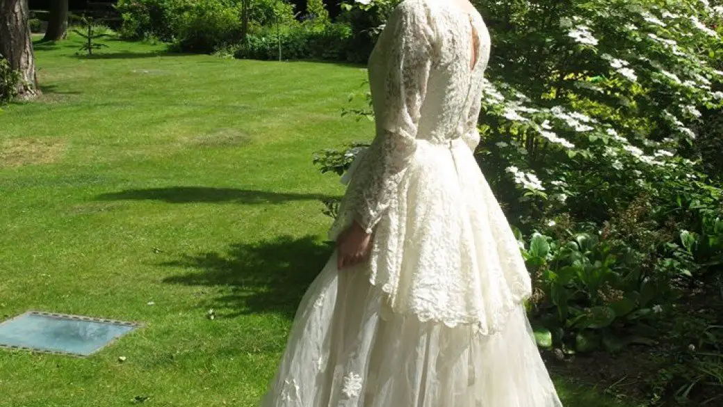 Aww: Man donates vintage wedding gown to charity