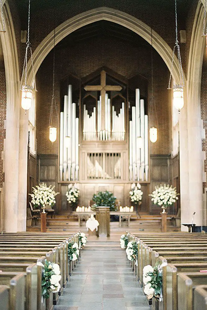 Breathtaking Church Wedding Decorations See more: http://www ...