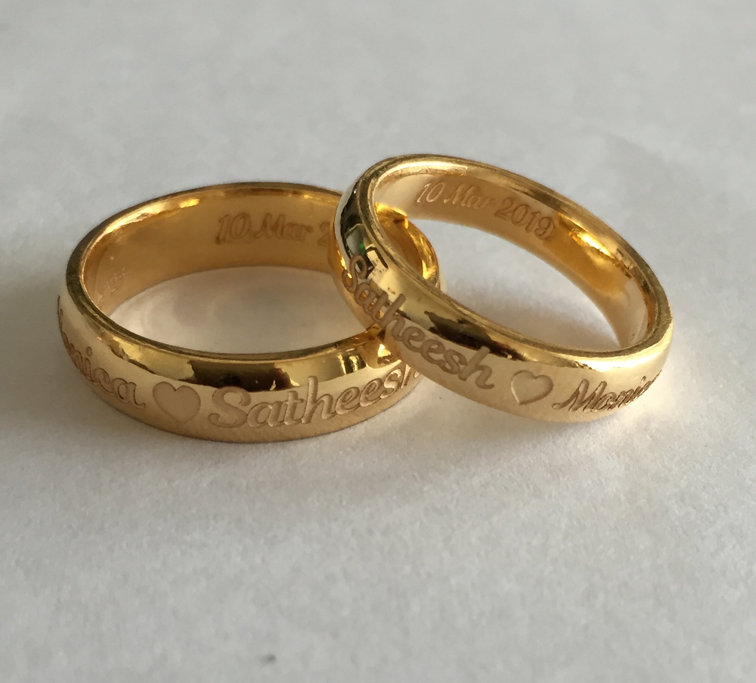 Classic Name Engraved Couple Bands