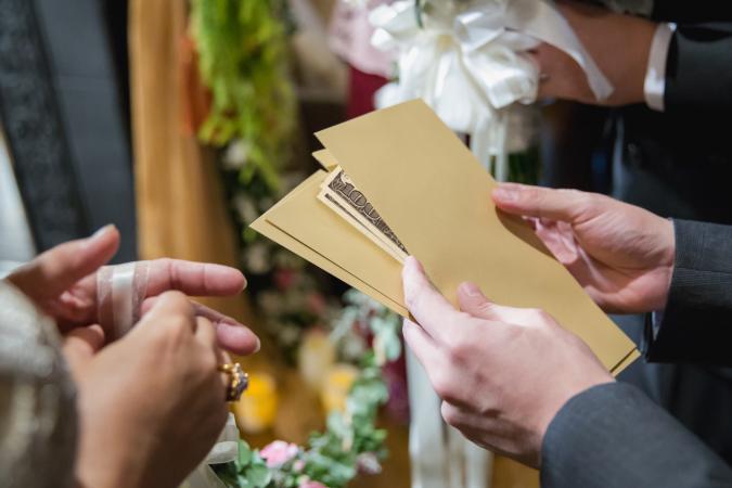 Determining Appropriate Cash Gifts for a Wedding