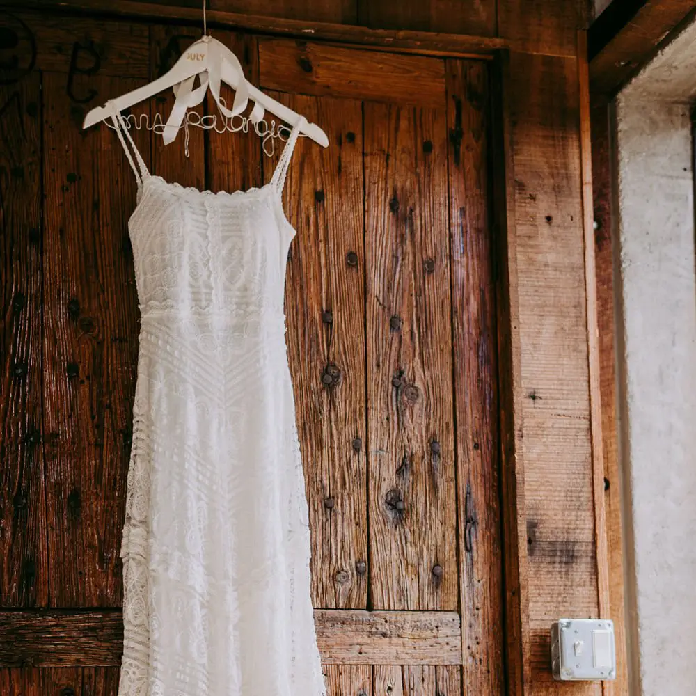 How much do wedding dress alterations cost?