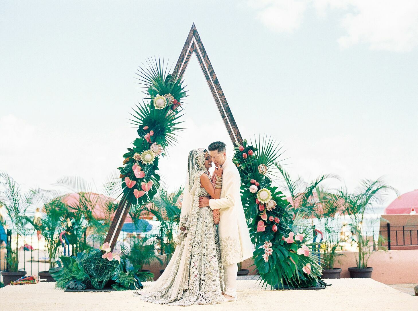How Much Does It Cost To Rent A Wedding Arch