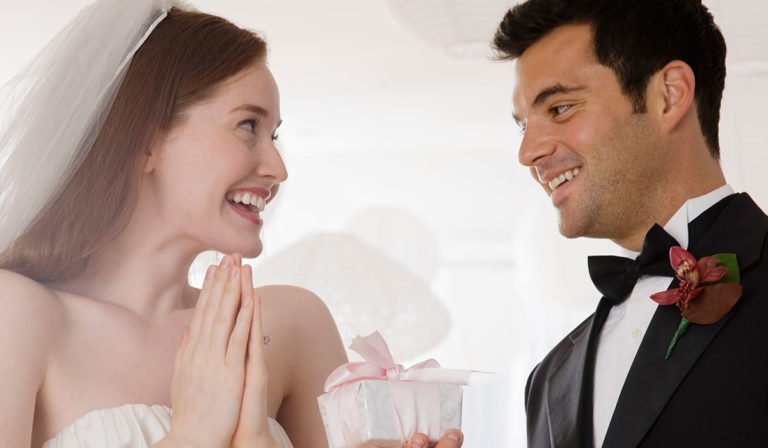 How Much Money Should You Really Spend On A Wedding Gift?