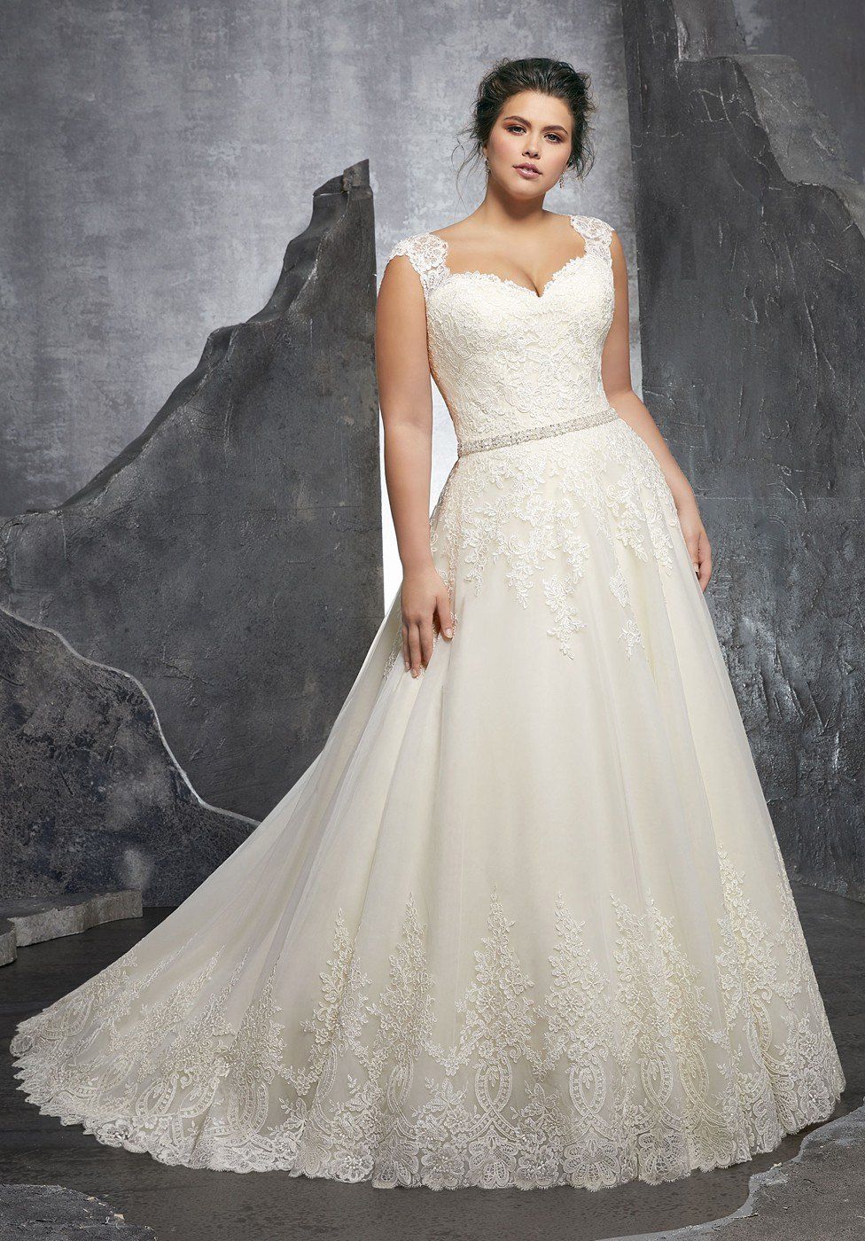 How Much To Wedding Dress Alterations Cost : How Much Does ...