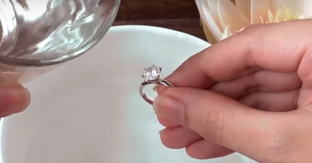 How to Clean your Engagement Ring