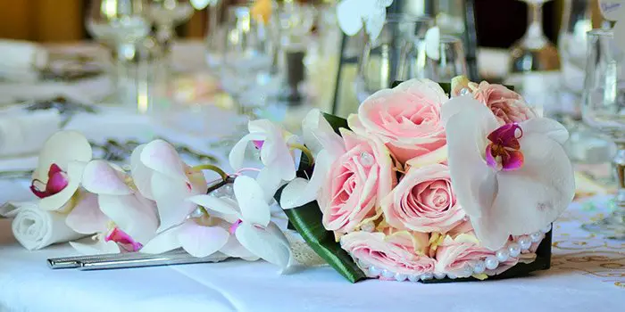 How to Have a Cheap Wedding Reception (That Looks ...