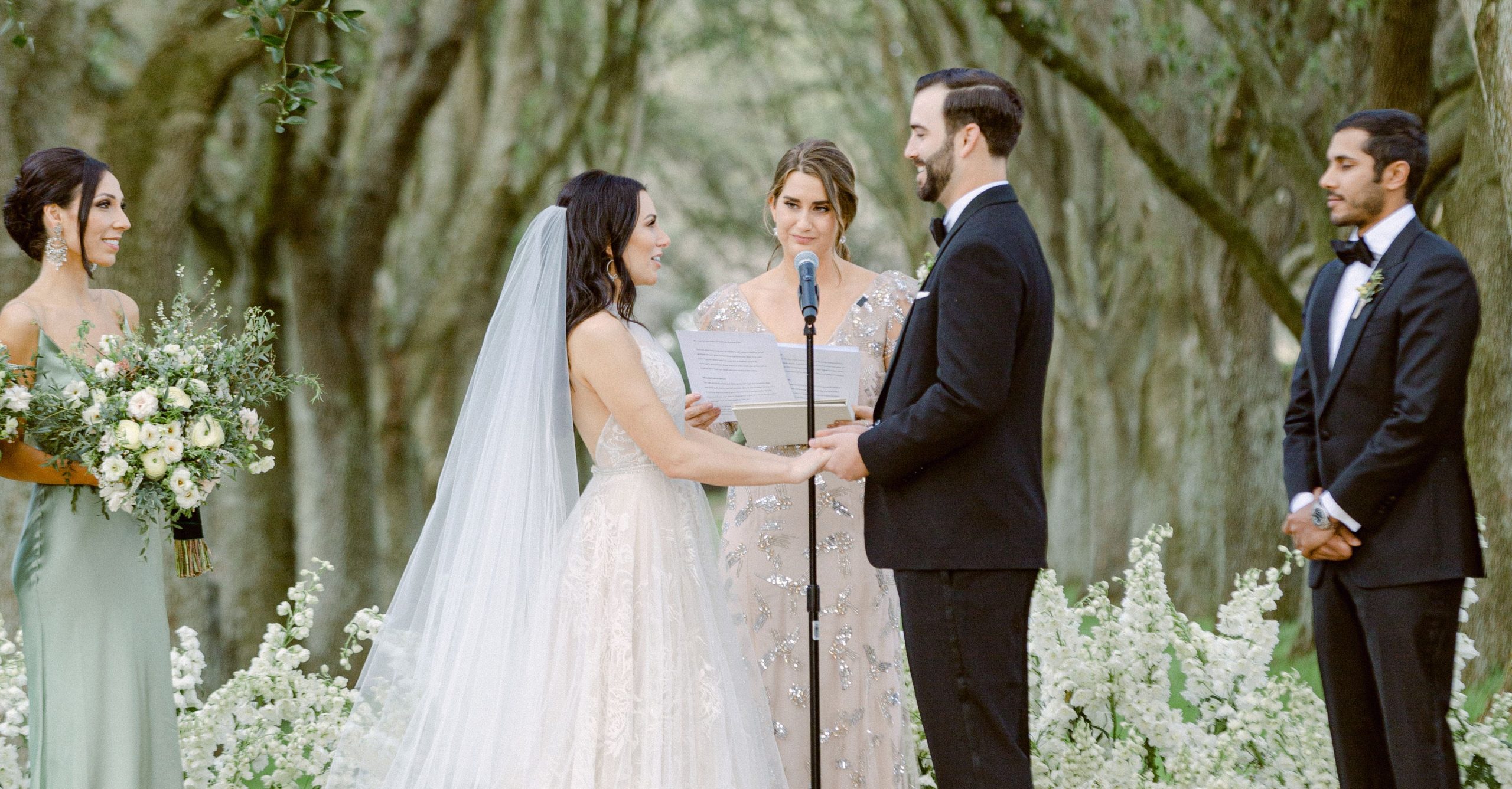 How to Officiate a Wedding Ceremony