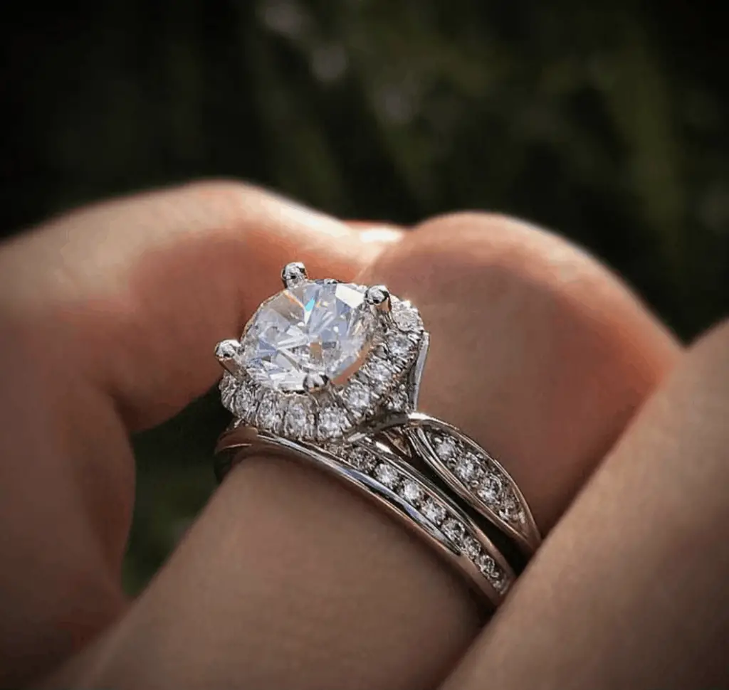 How To Save Money When Buying A Wedding Ring  Inovate ...
