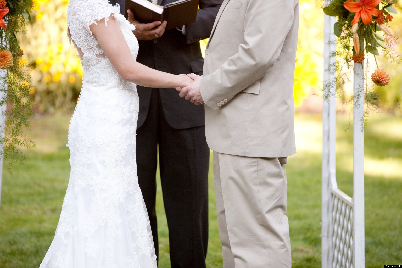 Is This Your First Wedding As An Officiant? 6 Tips For How To Hold ...