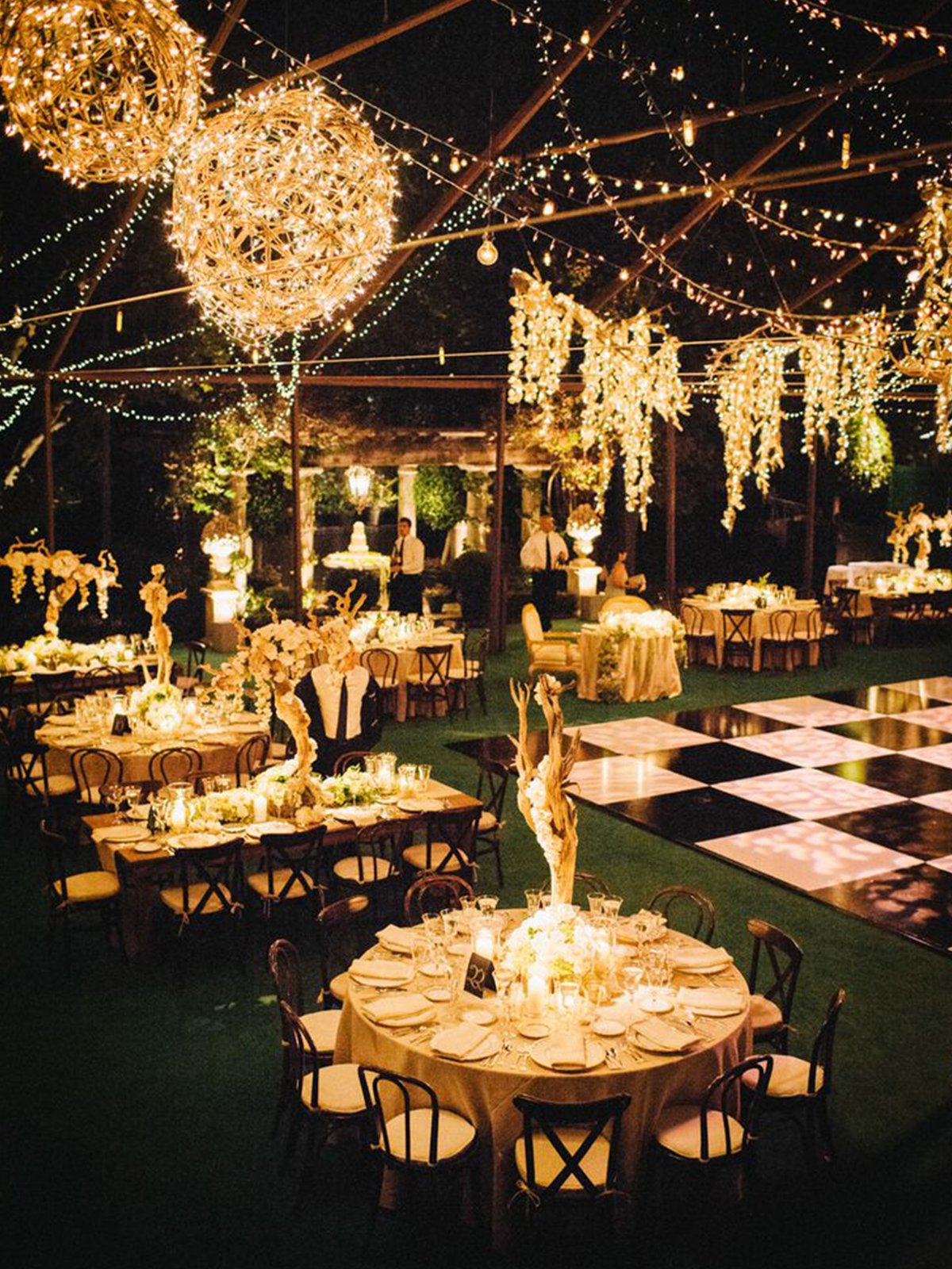 Light Up Your Wedding With These Creative Fairy Light ...
