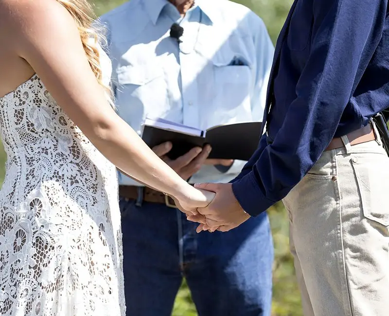 Officiant Prices For Wedding: How Much To Pay?