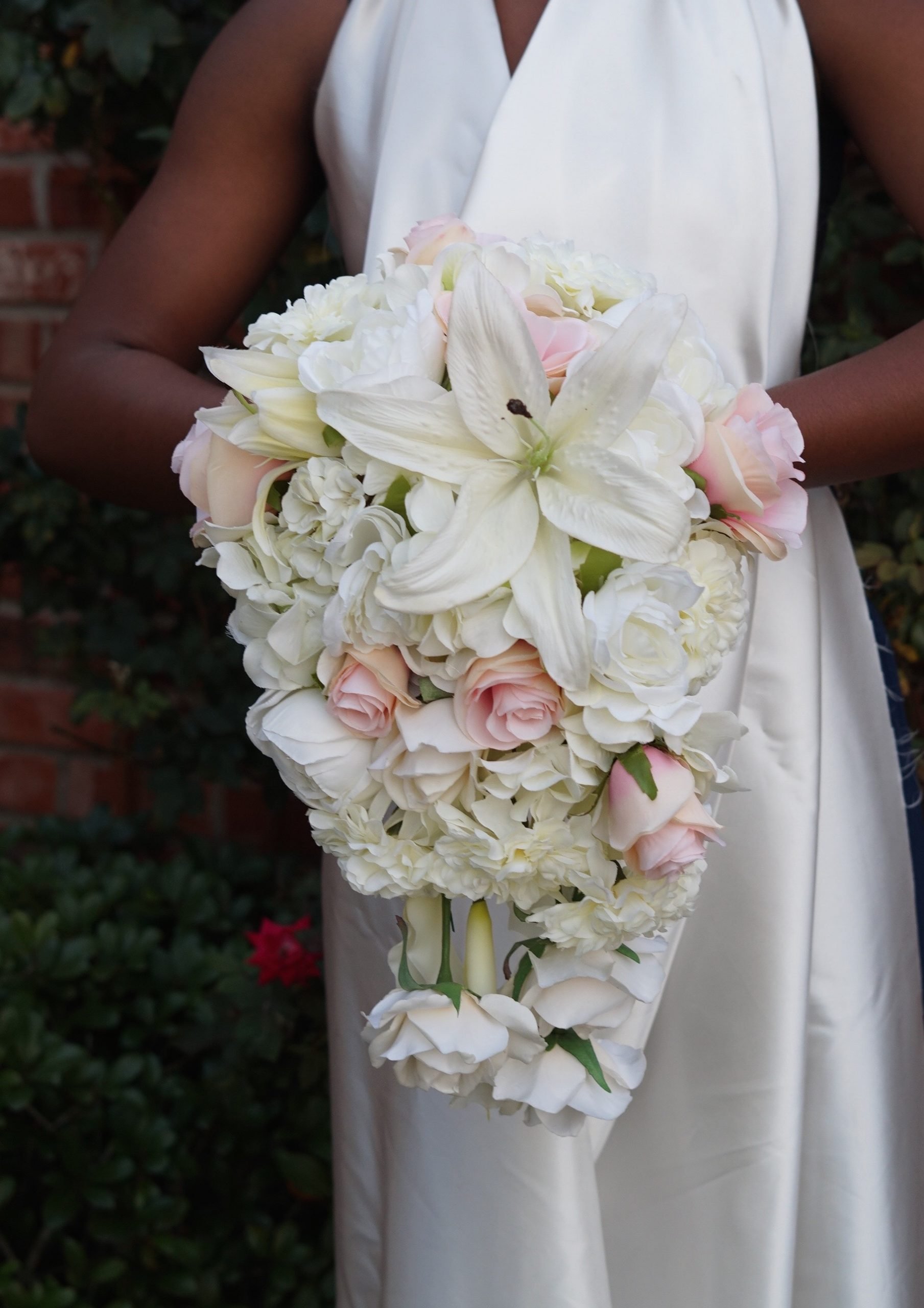 Simple to Make Beautiful DIY Cascading Wedding Bouquet
