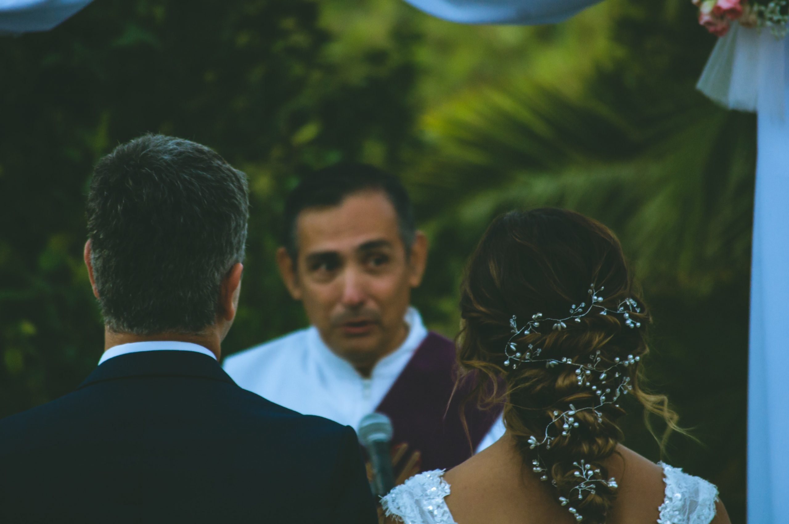 What does a wedding officiant do?