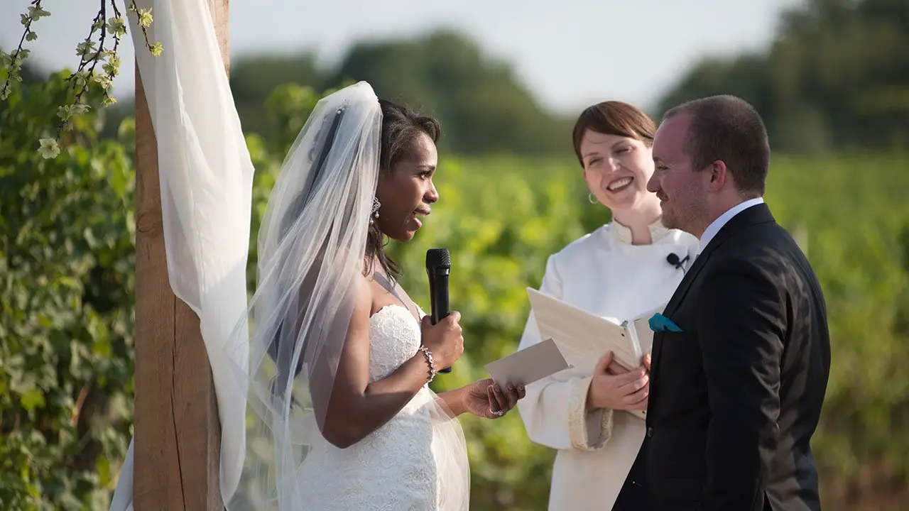 What is a Wedding Officiant? Officiant Definition ...