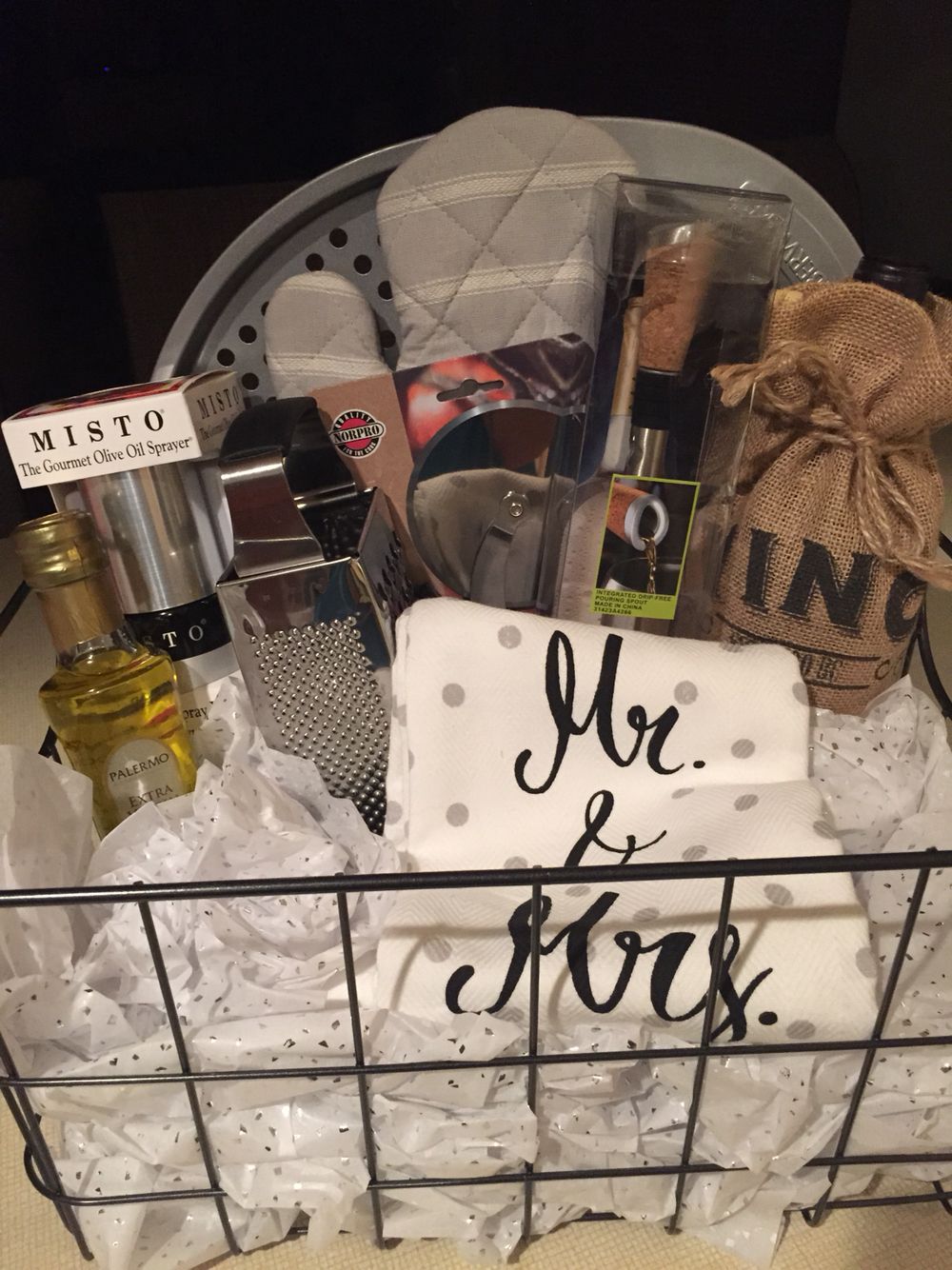What Is An Appropriate Gift For A Bridal Shower