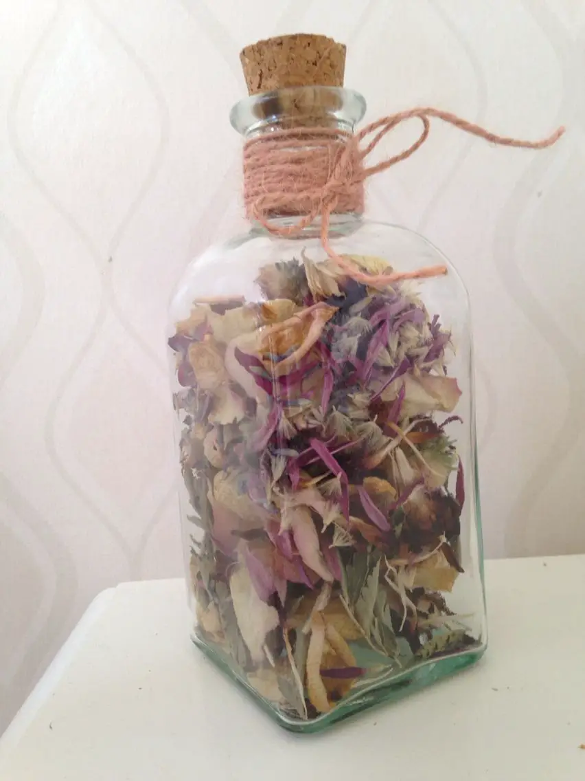 What to do with the bouquet after the wedding? We dried ...