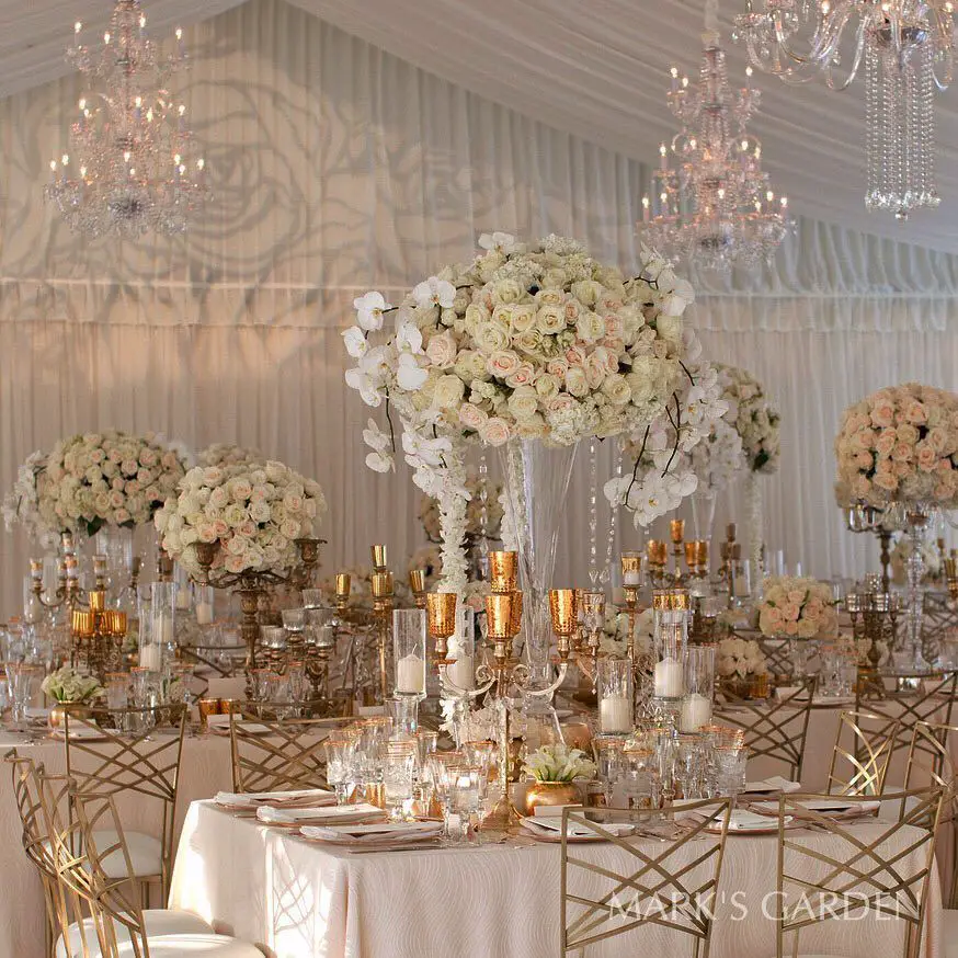 White with a few gold accents is always lovely. Recalling our beautiful ...