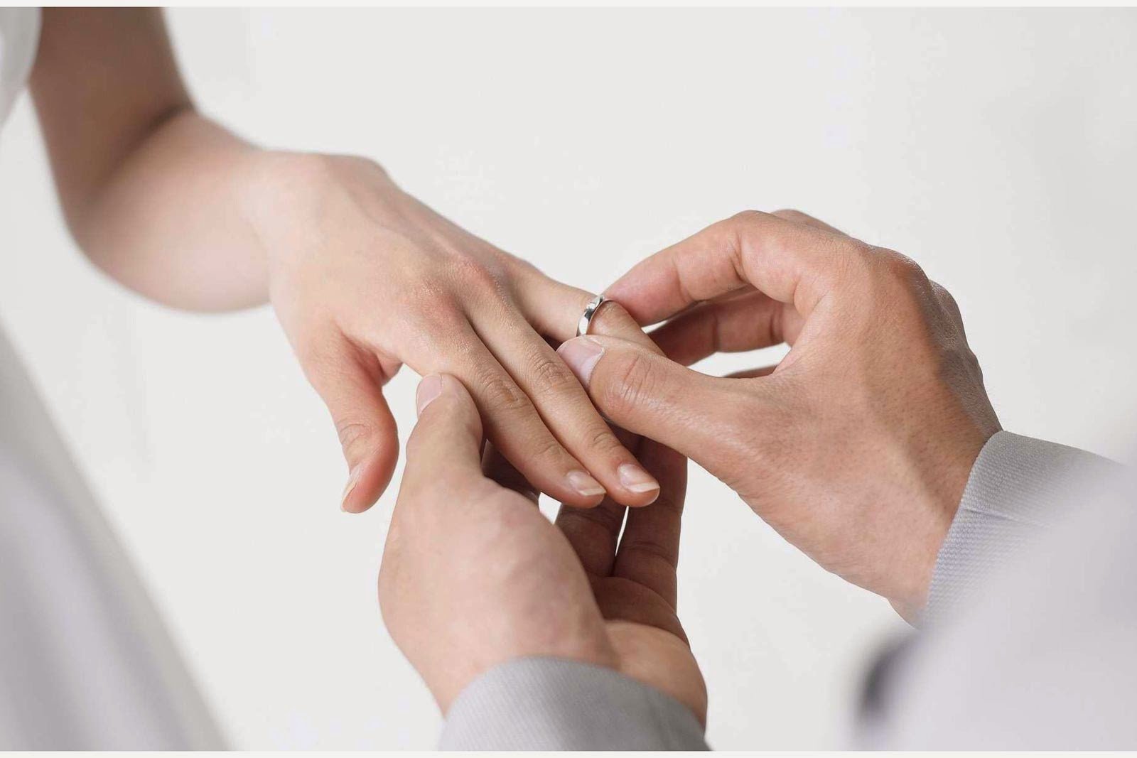 Womens Diamond Wedding Ring on the Left Hand